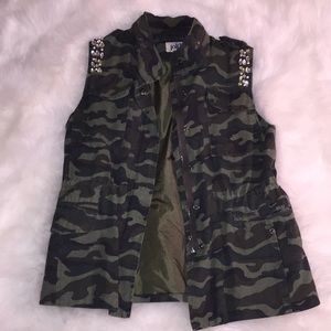 Camo vest, bling detailing